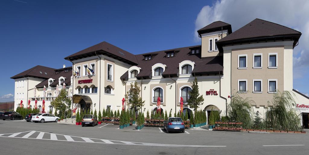 Hanul Domnesc Braşov Esterno foto
