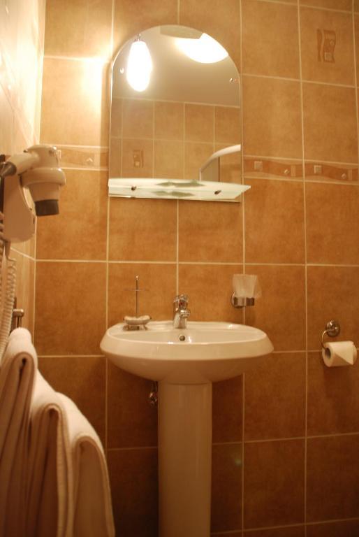 Hanul Domnesc Braşov Camera foto