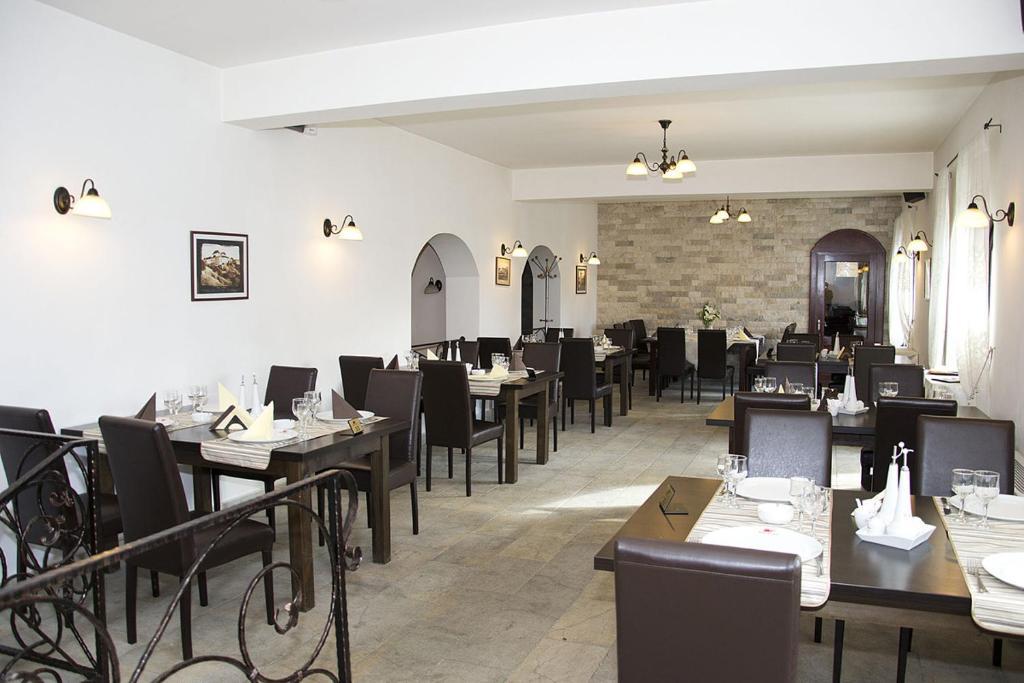 Hanul Domnesc Braşov Esterno foto